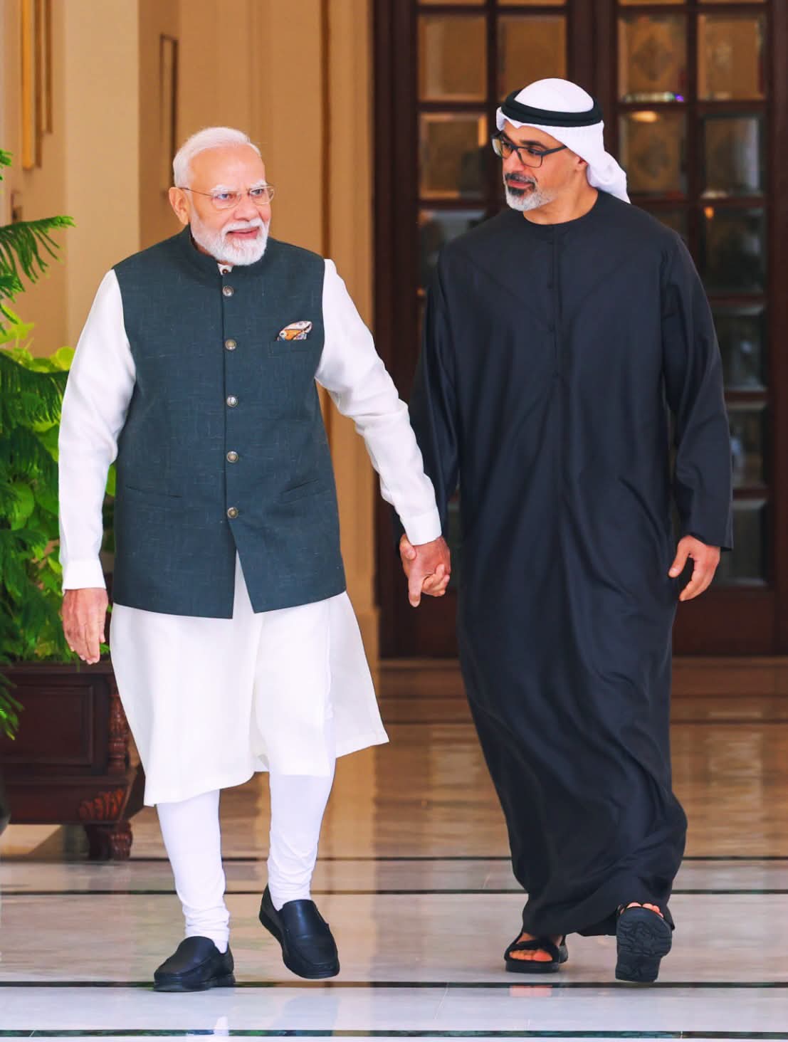 ब्रिक्स शिखर सम्मेलन से इतर प्रधानमंत्री मोदी ने आबू धाबी के क्राउन प्रिंस से की मुलाकात